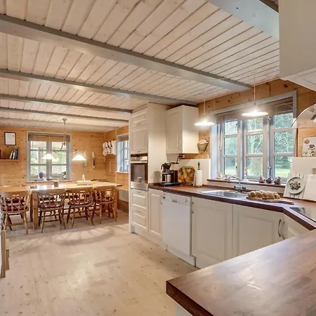 3 Bedroom Gorgeous In בית נופש Højslev