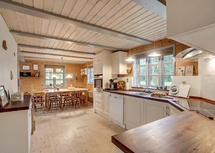 3 Bedroom Gorgeous In Дом отдыха Hojslev