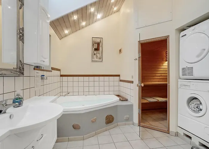 3 Bedroom Gorgeous In Дом отдыха